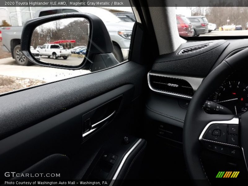 Magnetic Gray Metallic / Black 2020 Toyota Highlander XLE AWD