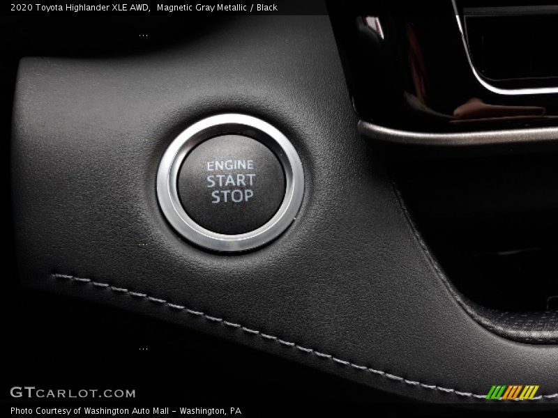 Magnetic Gray Metallic / Black 2020 Toyota Highlander XLE AWD