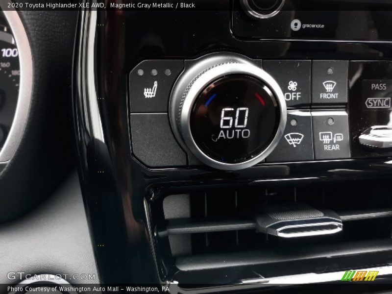 Magnetic Gray Metallic / Black 2020 Toyota Highlander XLE AWD