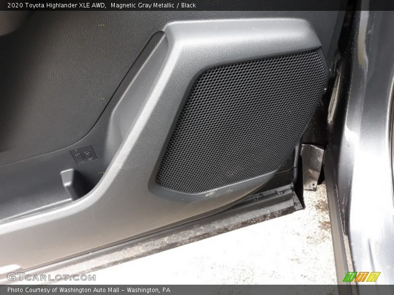 Magnetic Gray Metallic / Black 2020 Toyota Highlander XLE AWD