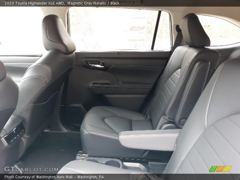 Magnetic Gray Metallic / Black 2020 Toyota Highlander XLE AWD