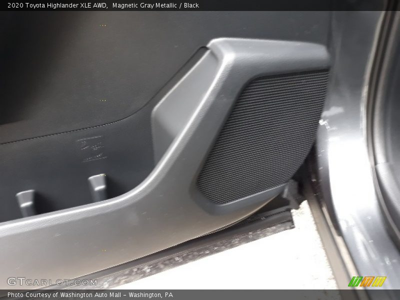 Magnetic Gray Metallic / Black 2020 Toyota Highlander XLE AWD