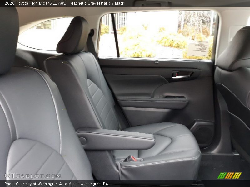 Magnetic Gray Metallic / Black 2020 Toyota Highlander XLE AWD