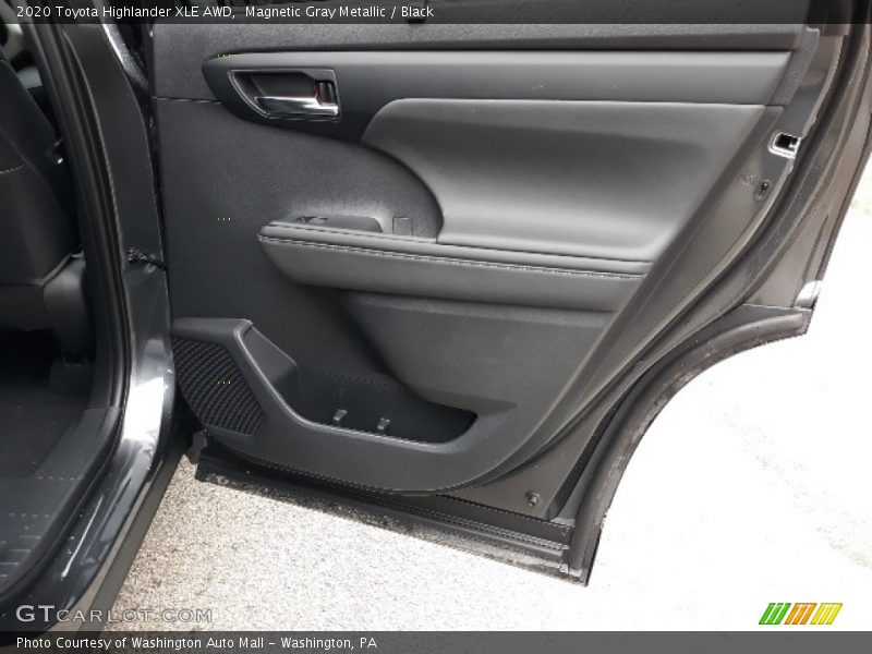 Magnetic Gray Metallic / Black 2020 Toyota Highlander XLE AWD