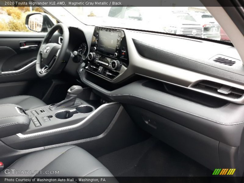 Magnetic Gray Metallic / Black 2020 Toyota Highlander XLE AWD