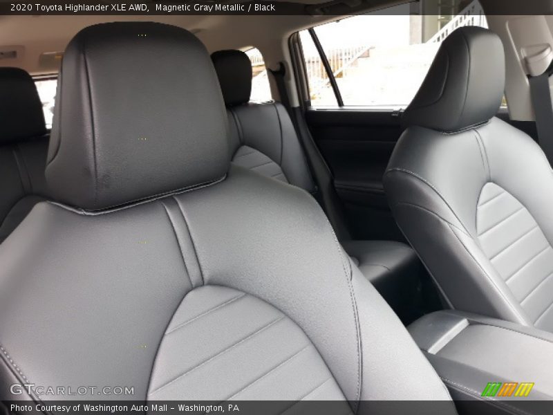 Magnetic Gray Metallic / Black 2020 Toyota Highlander XLE AWD