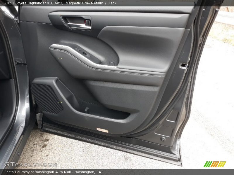 Magnetic Gray Metallic / Black 2020 Toyota Highlander XLE AWD