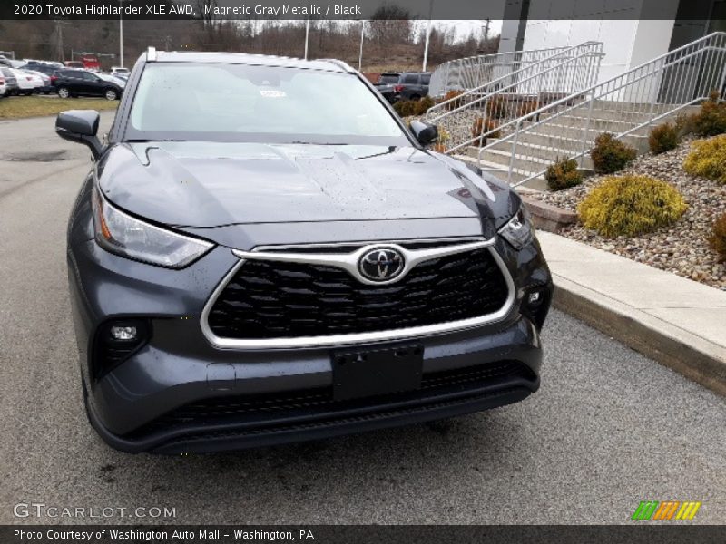 Magnetic Gray Metallic / Black 2020 Toyota Highlander XLE AWD