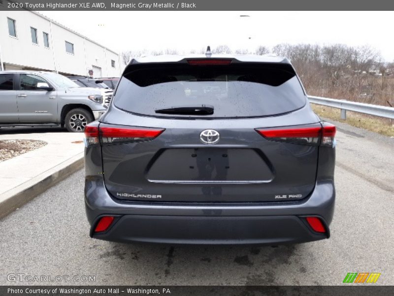 Magnetic Gray Metallic / Black 2020 Toyota Highlander XLE AWD