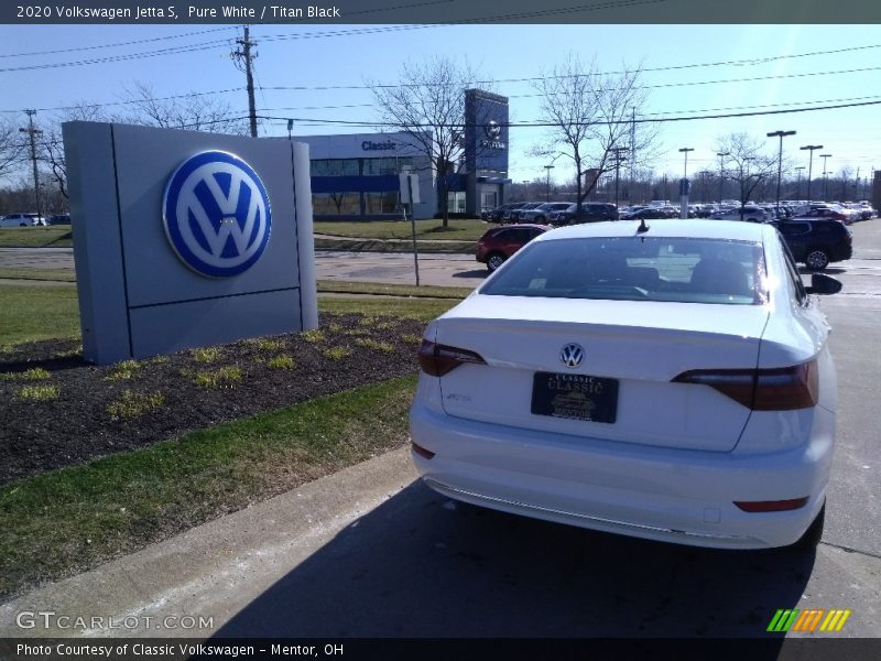 Pure White / Titan Black 2020 Volkswagen Jetta S