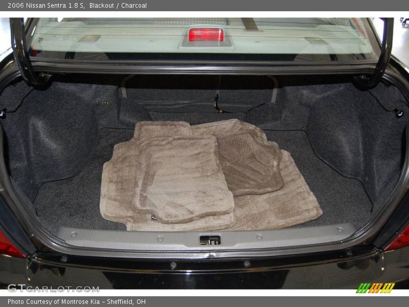 Blackout / Charcoal 2006 Nissan Sentra 1.8 S