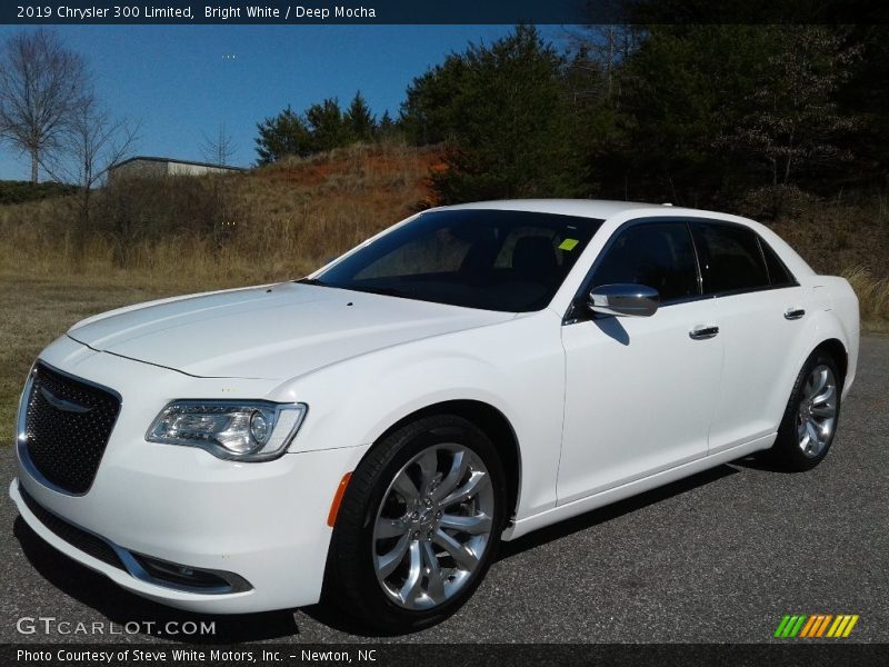 Bright White / Deep Mocha 2019 Chrysler 300 Limited