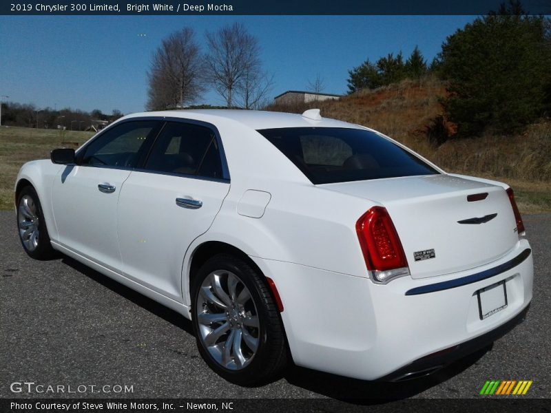 Bright White / Deep Mocha 2019 Chrysler 300 Limited