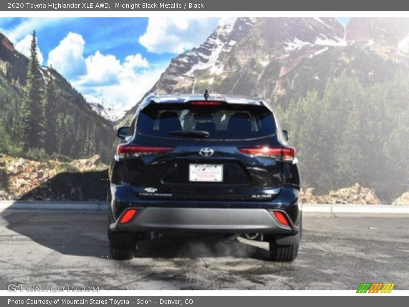 Midnight Black Metallic / Black 2020 Toyota Highlander XLE AWD