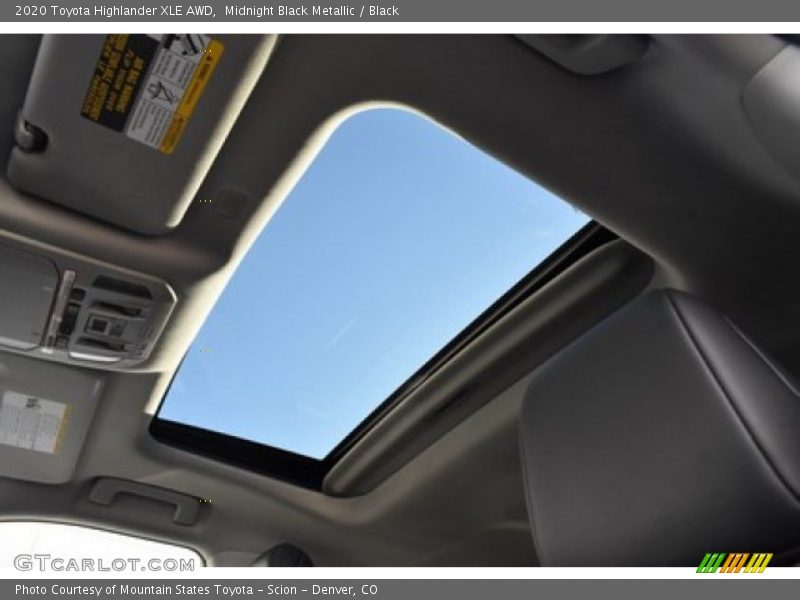 Midnight Black Metallic / Black 2020 Toyota Highlander XLE AWD