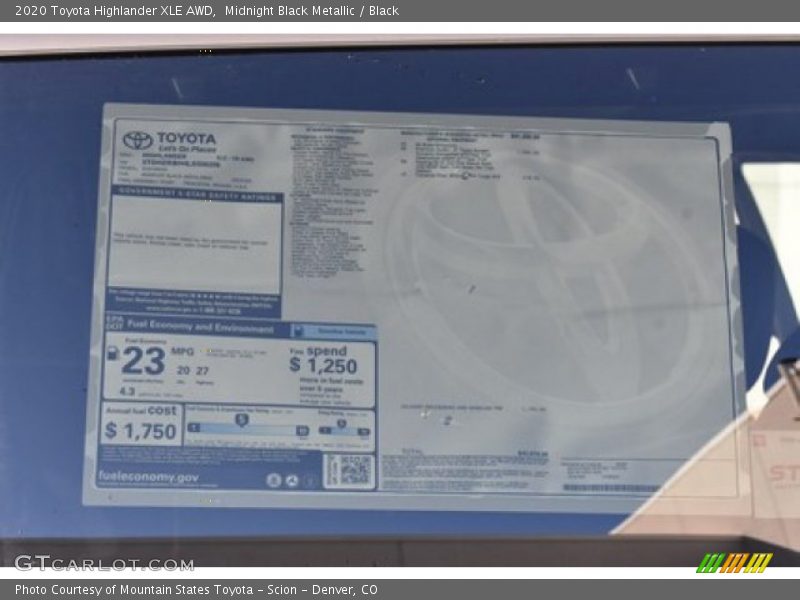 Midnight Black Metallic / Black 2020 Toyota Highlander XLE AWD