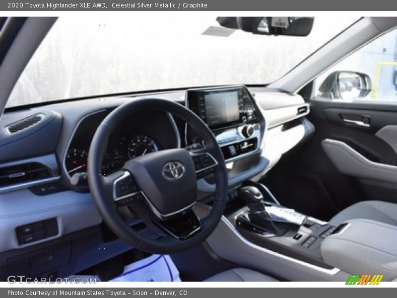 Celestial Silver Metallic / Graphite 2020 Toyota Highlander XLE AWD