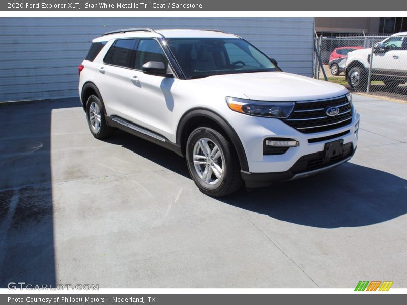 Star White Metallic Tri-Coat / Sandstone 2020 Ford Explorer XLT