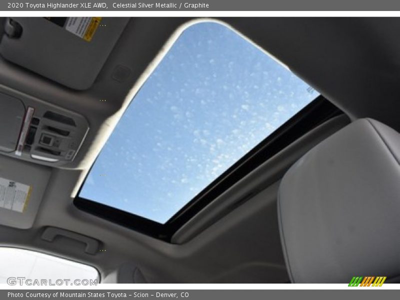 Celestial Silver Metallic / Graphite 2020 Toyota Highlander XLE AWD