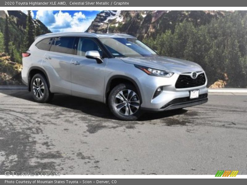 Celestial Silver Metallic / Graphite 2020 Toyota Highlander XLE AWD