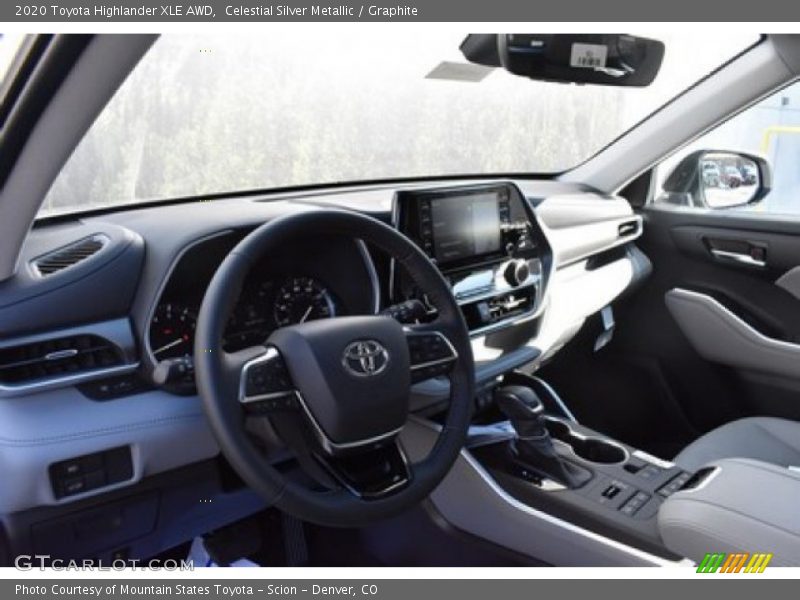 Celestial Silver Metallic / Graphite 2020 Toyota Highlander XLE AWD