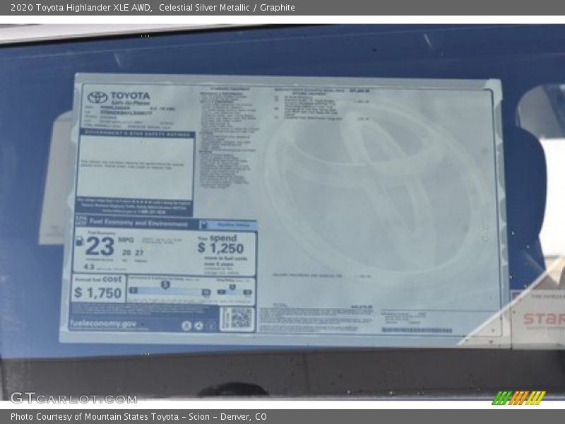 Celestial Silver Metallic / Graphite 2020 Toyota Highlander XLE AWD