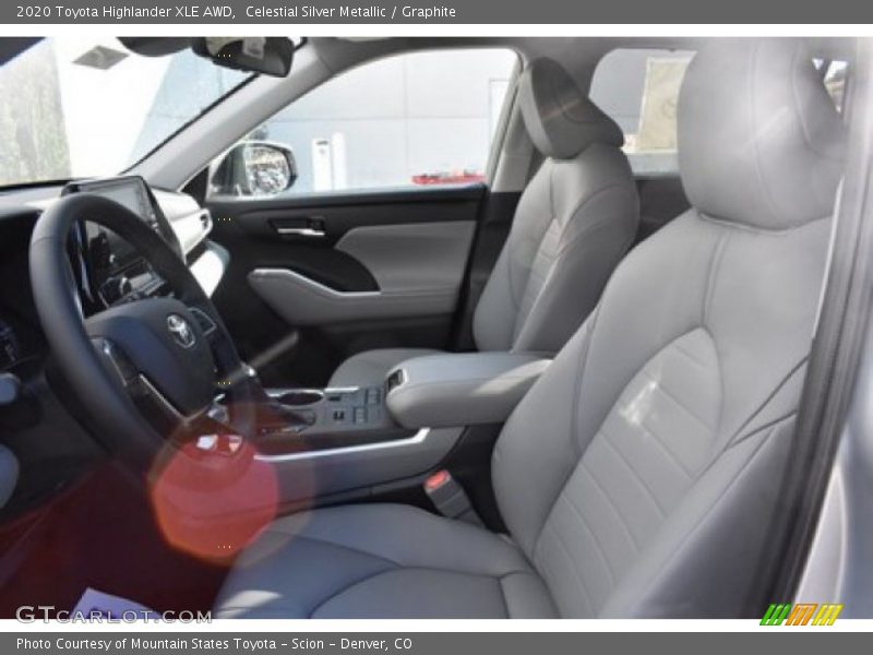 Celestial Silver Metallic / Graphite 2020 Toyota Highlander XLE AWD