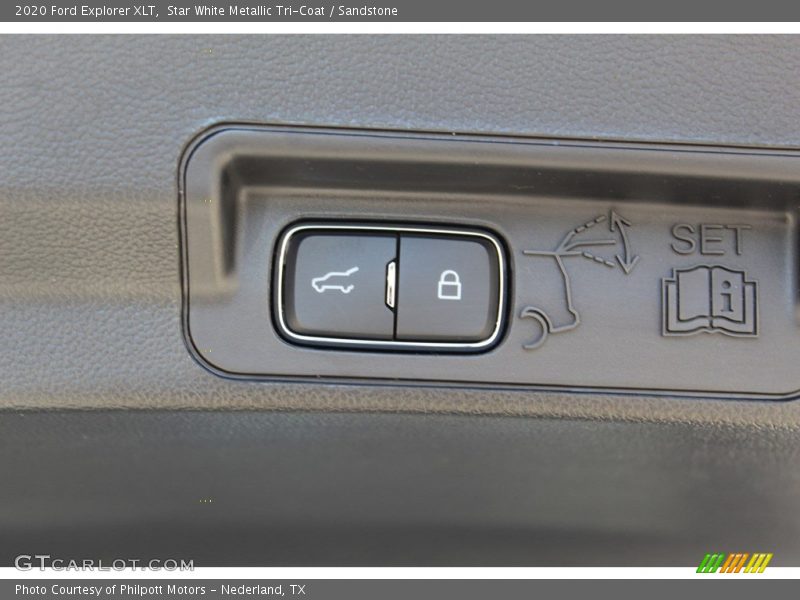 Star White Metallic Tri-Coat / Sandstone 2020 Ford Explorer XLT
