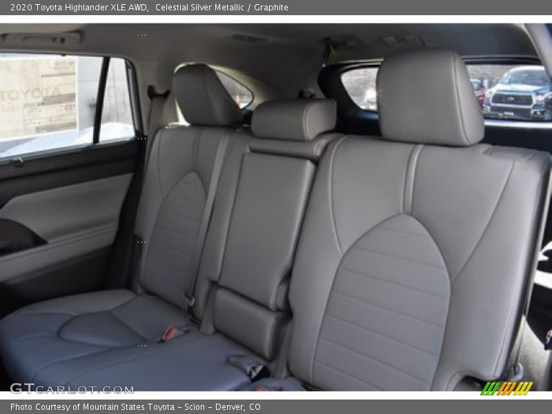 Celestial Silver Metallic / Graphite 2020 Toyota Highlander XLE AWD