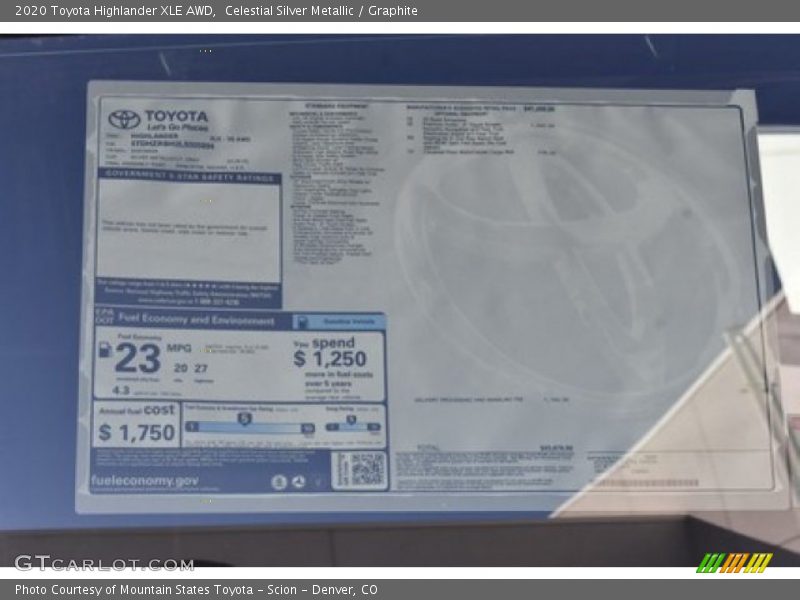 Celestial Silver Metallic / Graphite 2020 Toyota Highlander XLE AWD