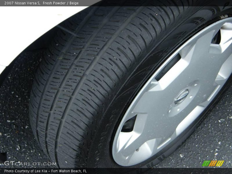 Fresh Powder / Beige 2007 Nissan Versa S
