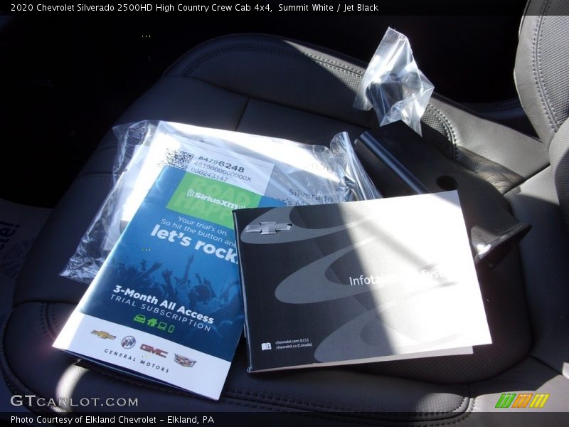Summit White / Jet Black 2020 Chevrolet Silverado 2500HD High Country Crew Cab 4x4