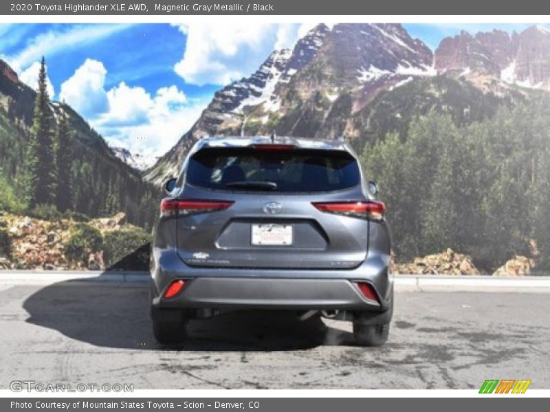 Magnetic Gray Metallic / Black 2020 Toyota Highlander XLE AWD