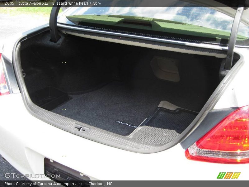 Blizzard White Pearl / Ivory 2005 Toyota Avalon XLS