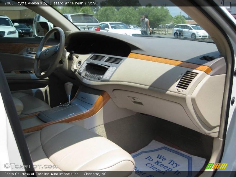 Blizzard White Pearl / Ivory 2005 Toyota Avalon XLS