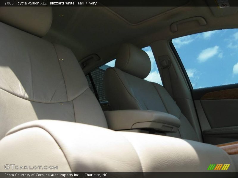 Blizzard White Pearl / Ivory 2005 Toyota Avalon XLS