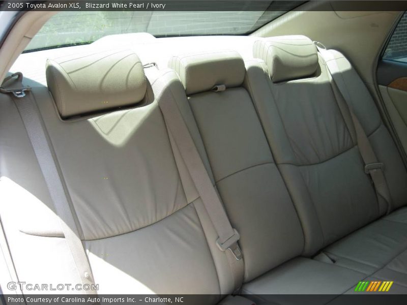 Blizzard White Pearl / Ivory 2005 Toyota Avalon XLS