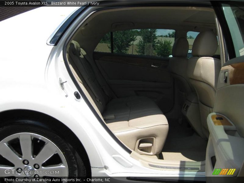 Blizzard White Pearl / Ivory 2005 Toyota Avalon XLS