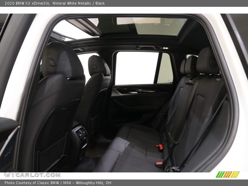 Mineral White Metallic / Black 2020 BMW X3 xDrive30i
