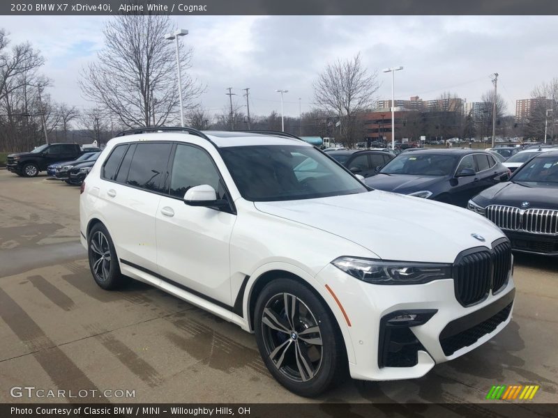 Front 3/4 View of 2020 X7 xDrive40i