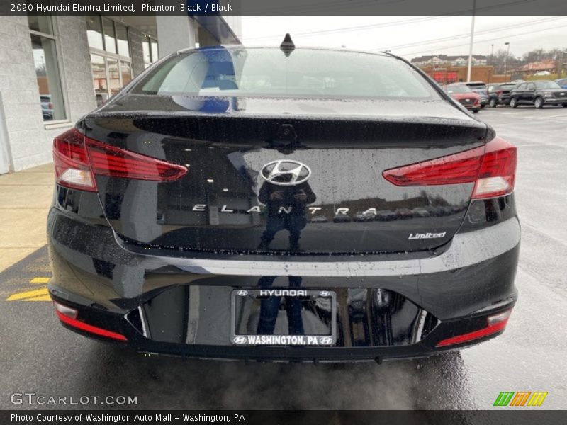 Phantom Black / Black 2020 Hyundai Elantra Limited