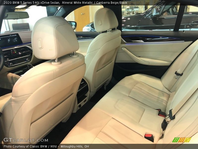 Mineral White Metallic / Canberra Beige/Black 2020 BMW 5 Series 540i xDrive Sedan