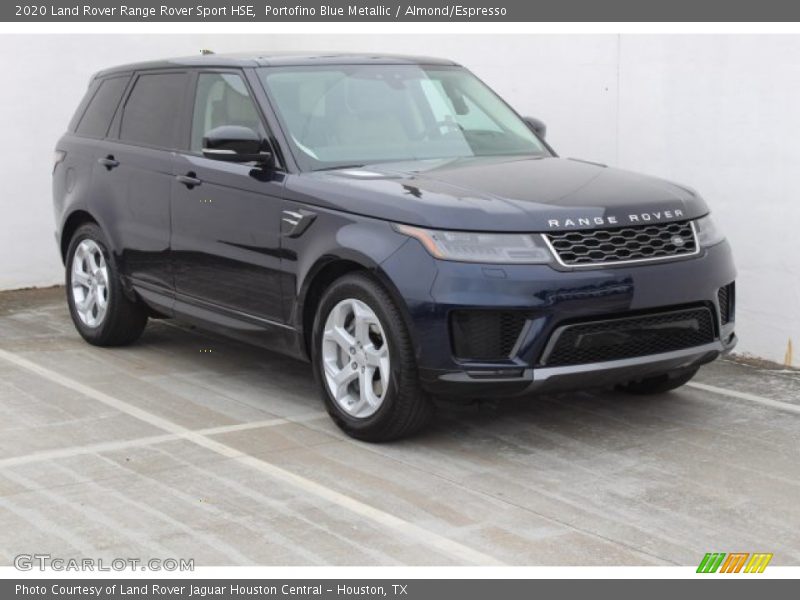 Front 3/4 View of 2020 Range Rover Sport HSE