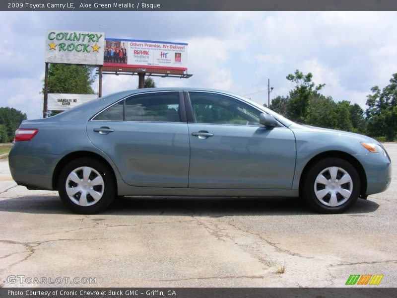Aloe Green Metallic / Bisque 2009 Toyota Camry LE