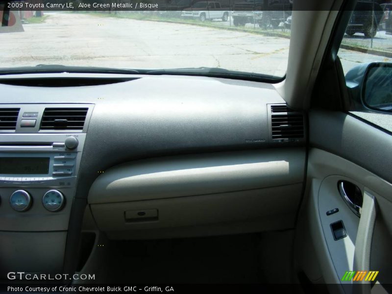 Aloe Green Metallic / Bisque 2009 Toyota Camry LE