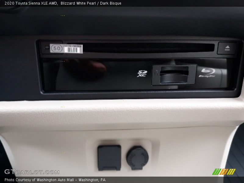 Blizzard White Pearl / Dark Bisque 2020 Toyota Sienna XLE AWD