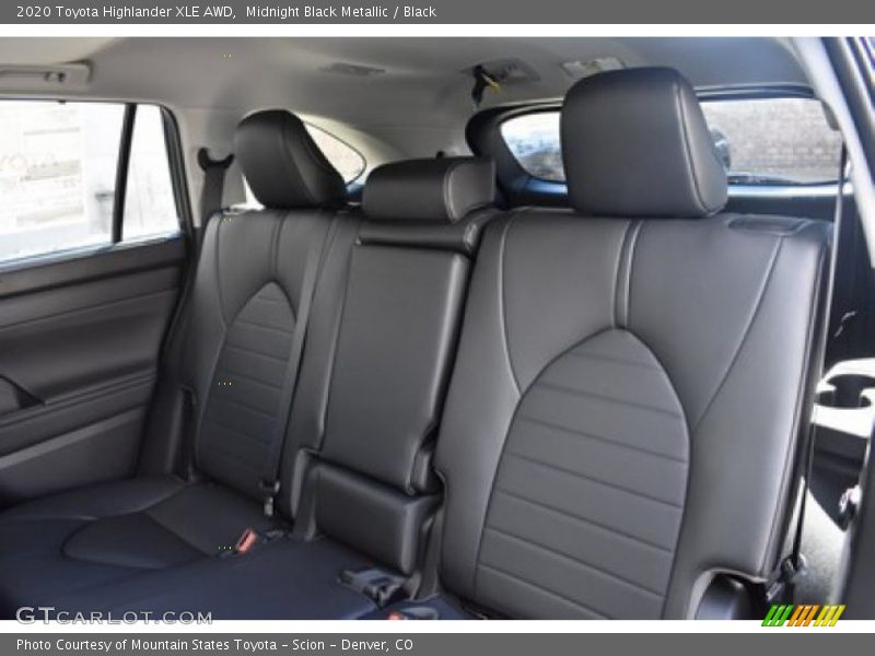 Midnight Black Metallic / Black 2020 Toyota Highlander XLE AWD