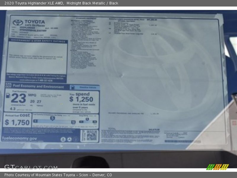 Midnight Black Metallic / Black 2020 Toyota Highlander XLE AWD