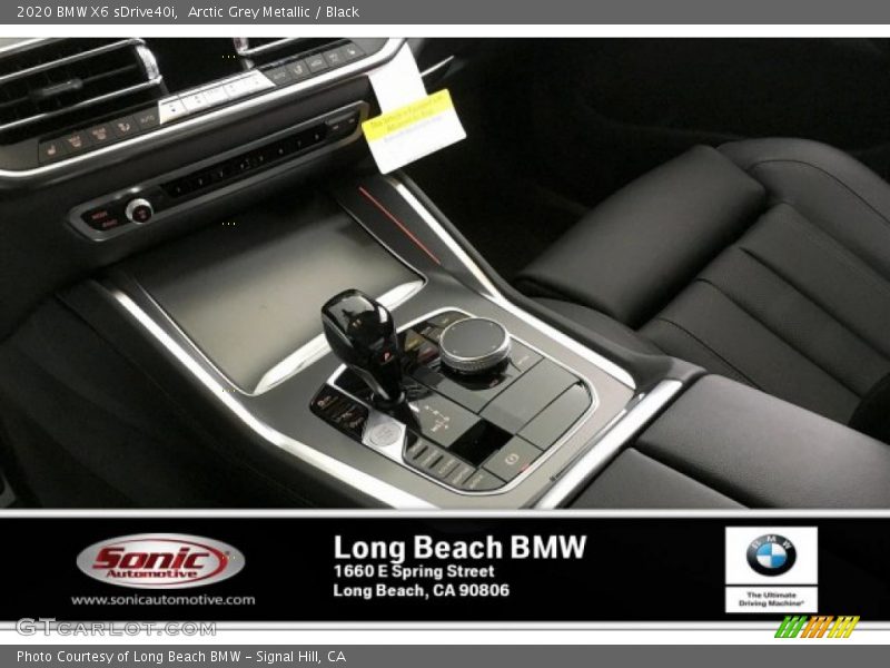 Arctic Grey Metallic / Black 2020 BMW X6 sDrive40i