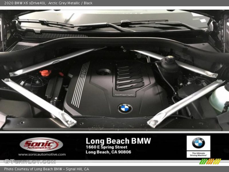 Arctic Grey Metallic / Black 2020 BMW X6 sDrive40i